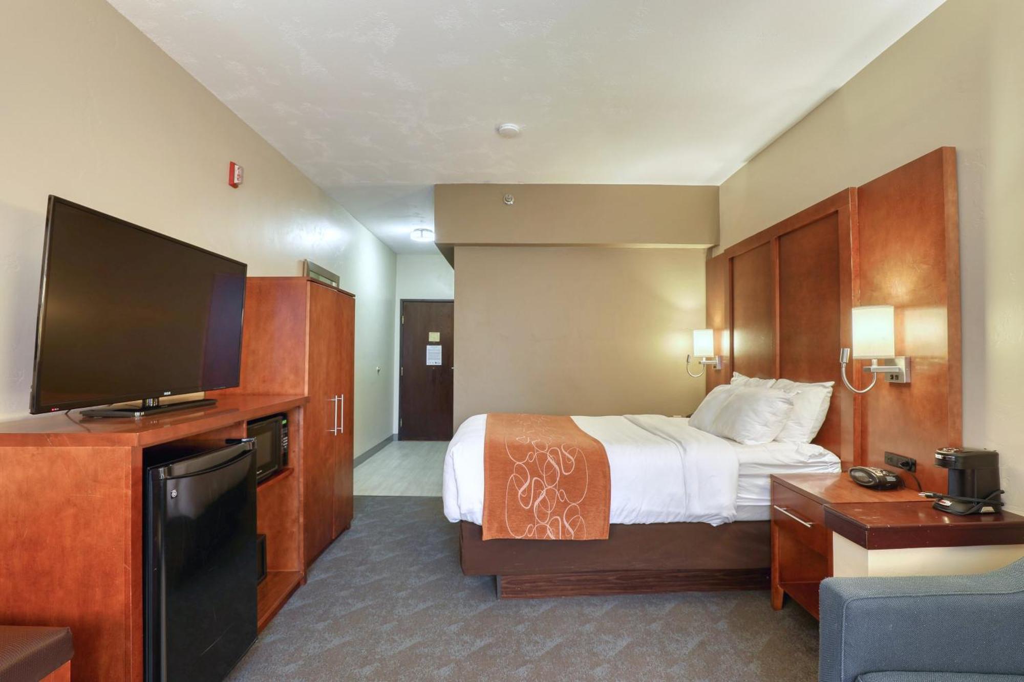 Comfort Suites Appleton Airport Exterior foto