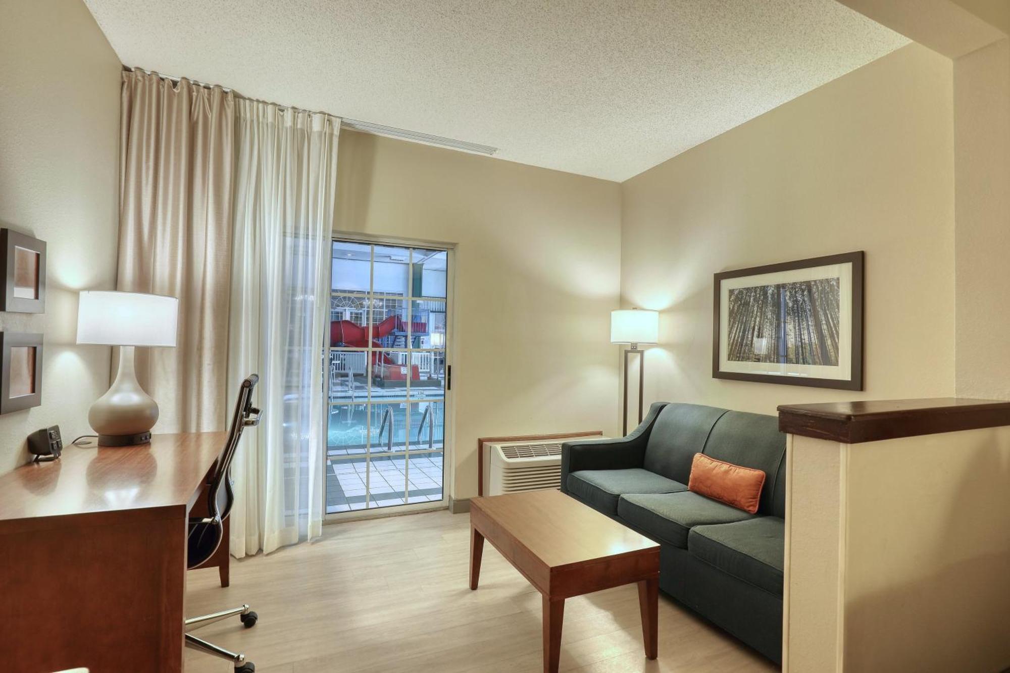 Comfort Suites Appleton Airport Exterior foto