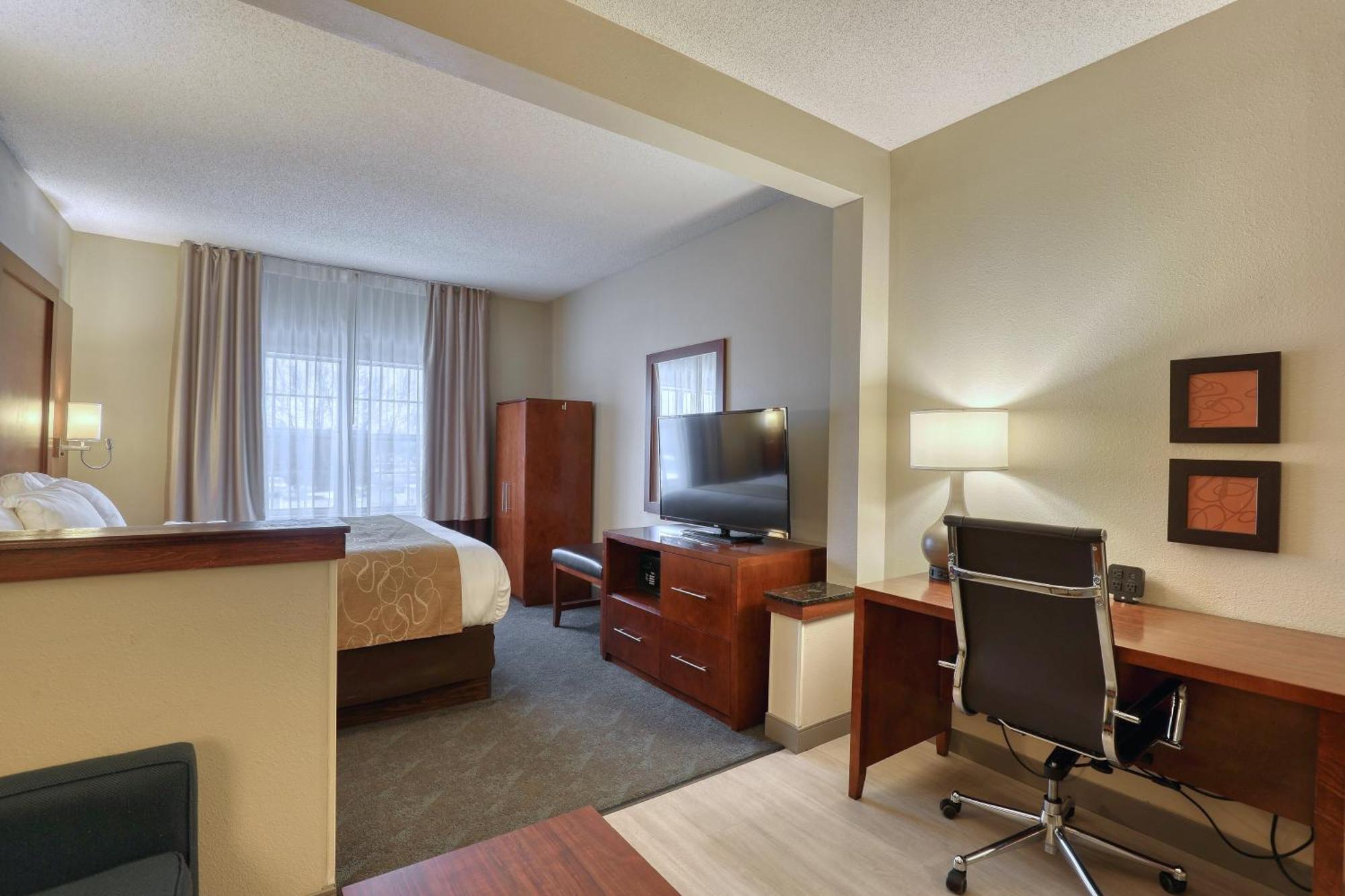 Comfort Suites Appleton Airport Exterior foto