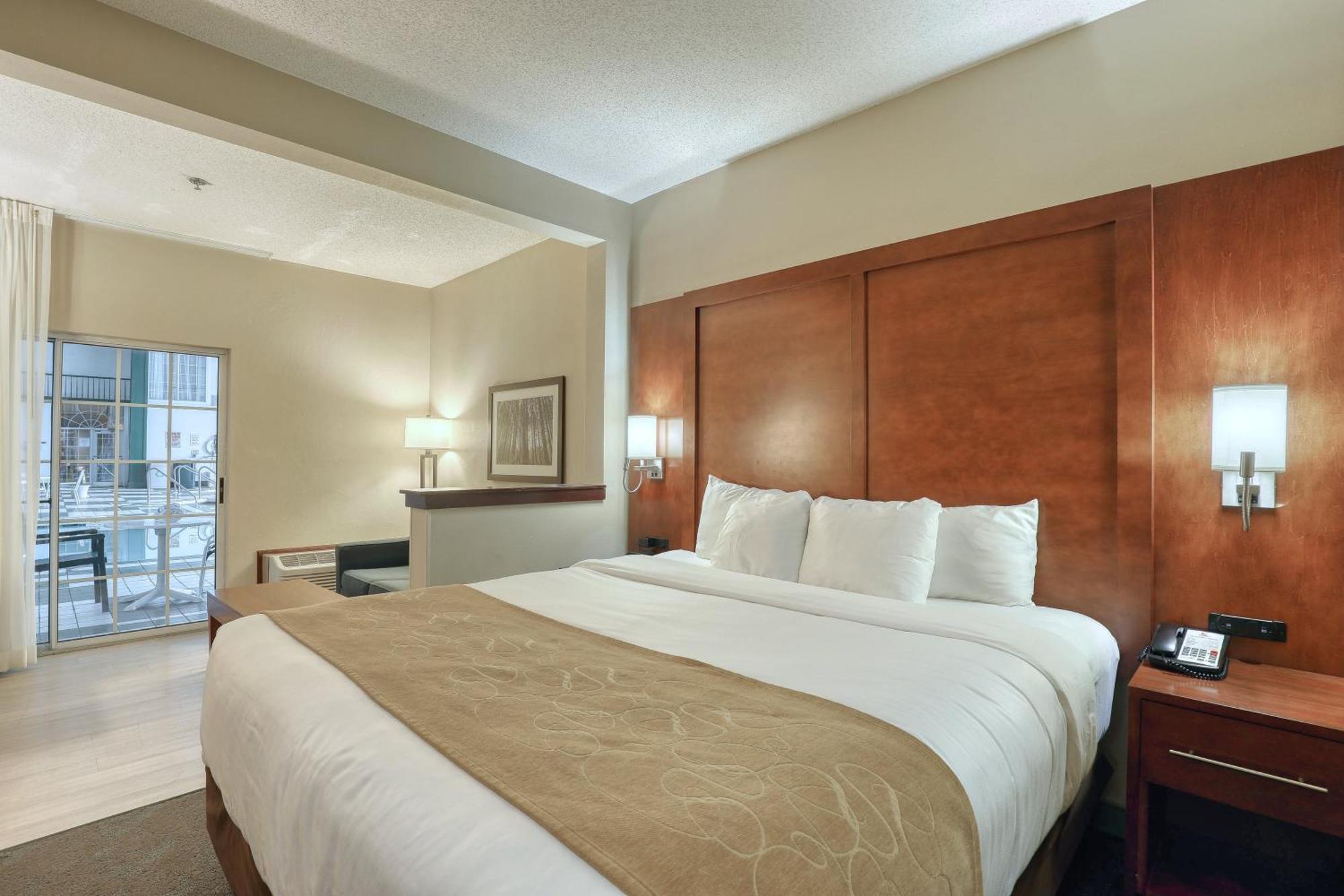Comfort Suites Appleton Airport Exterior foto