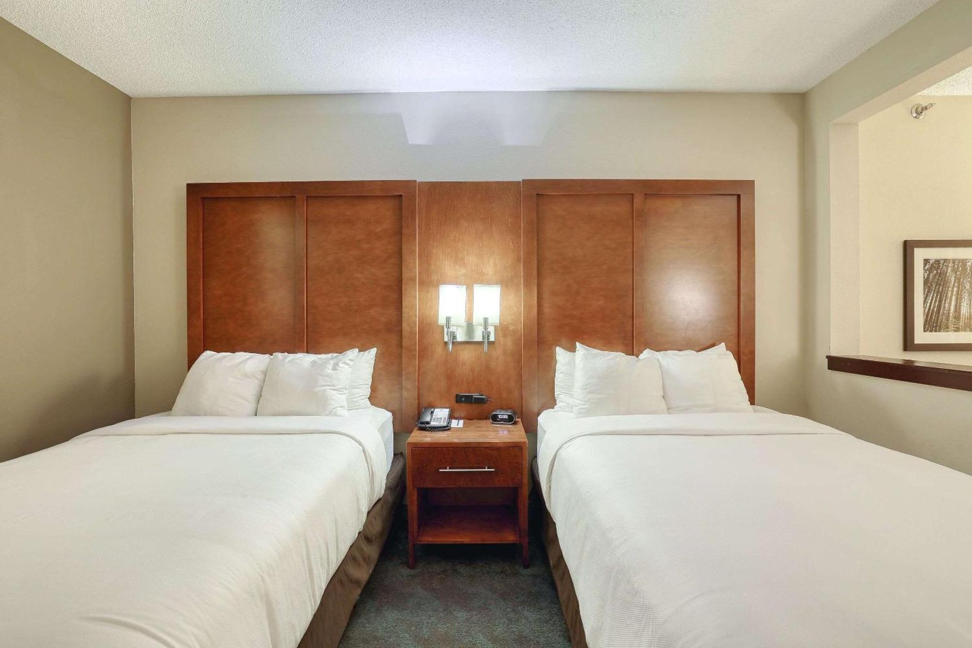 Comfort Suites Appleton Airport Exterior foto