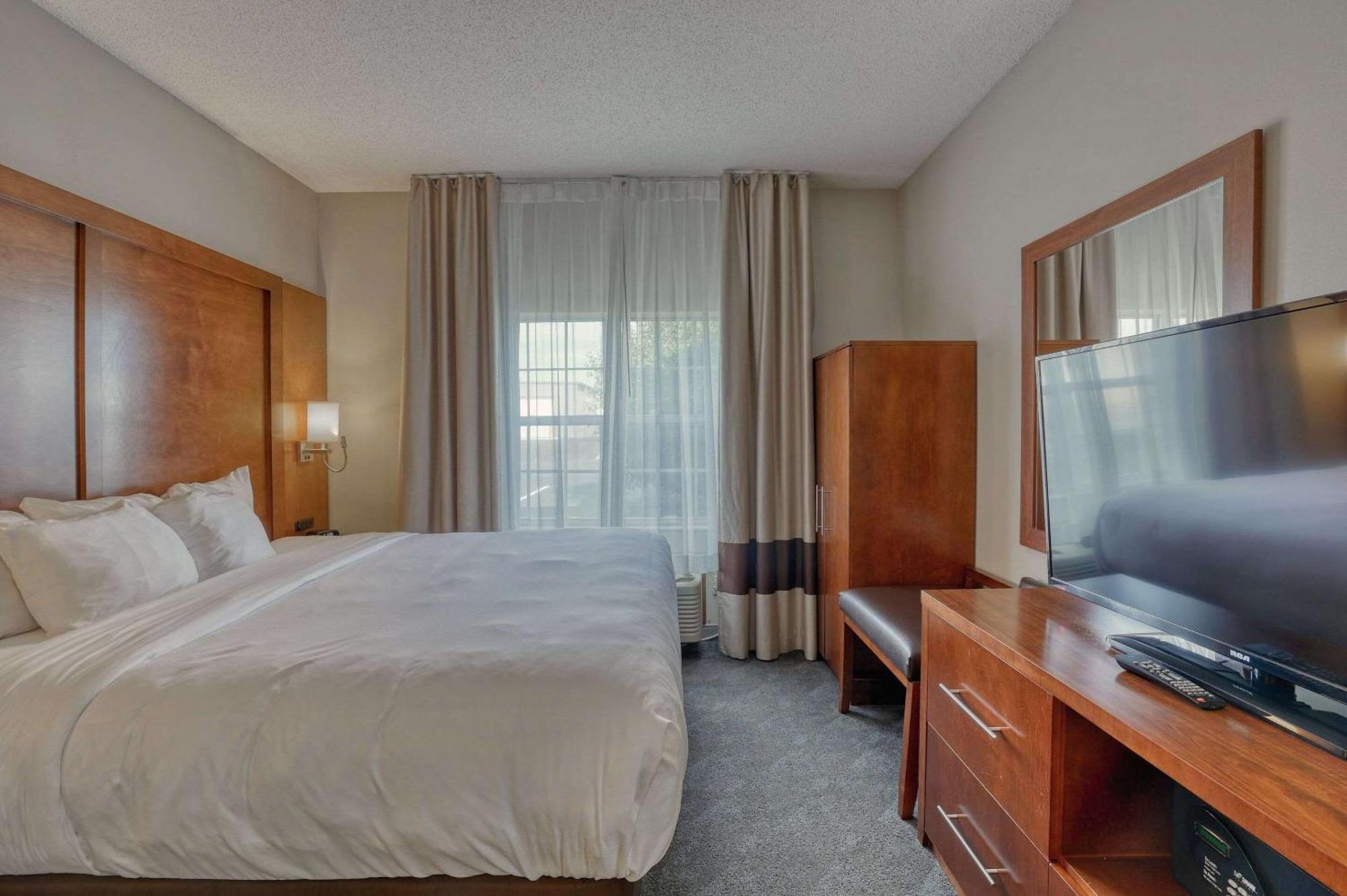 Comfort Suites Appleton Airport Exterior foto
