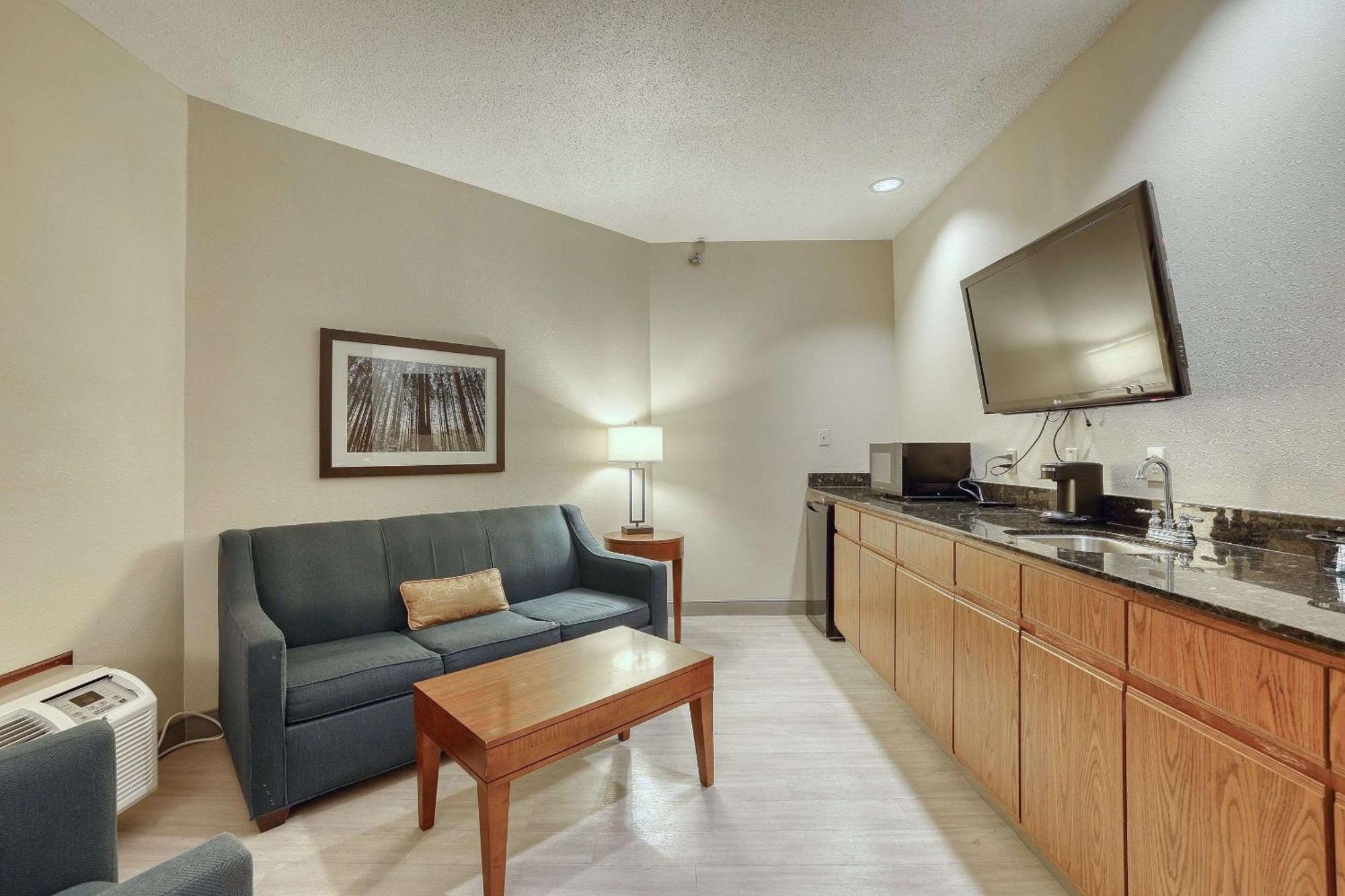 Comfort Suites Appleton Airport Exterior foto
