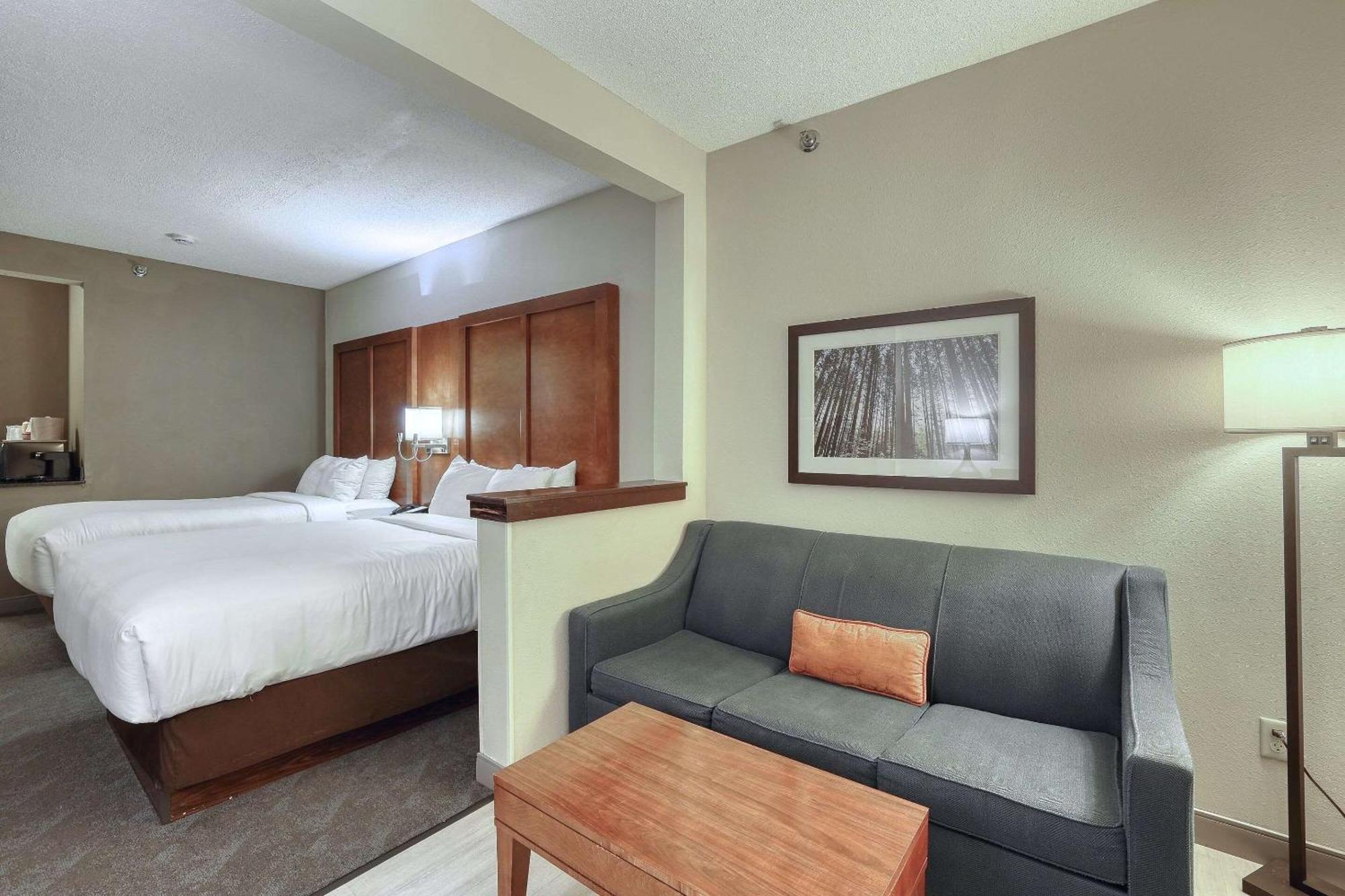 Comfort Suites Appleton Airport Exterior foto